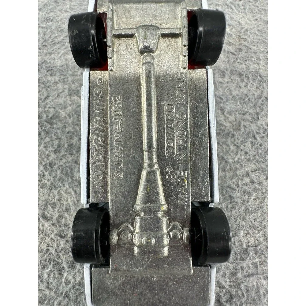 ROAD CHAMPS Classic Sports Die Cast Camaro White Car T5